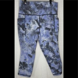 Athlete capri workout size Large